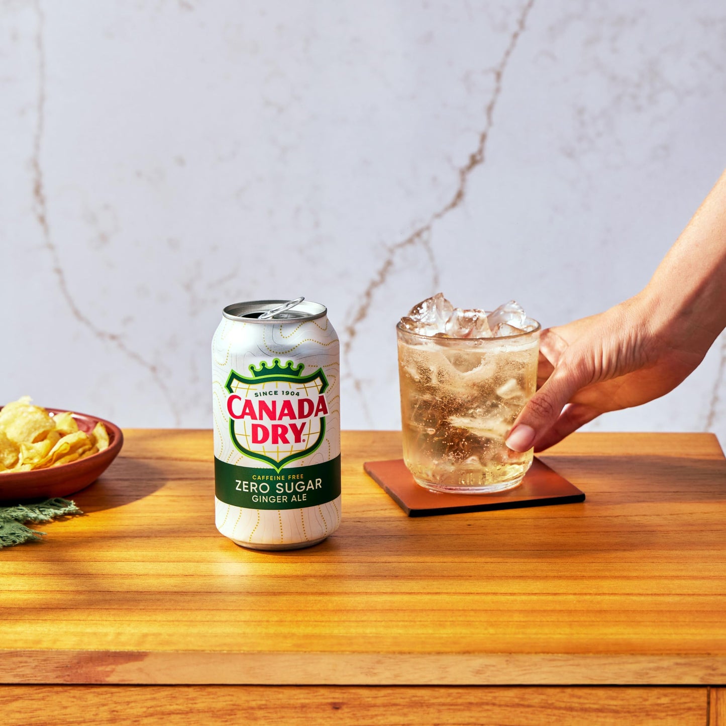 Diet Canada Dry Ginger Ale Soda, 7.5 Fl Oz Cans, 6 Pack